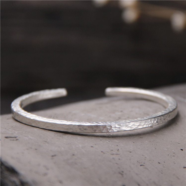 925银手镯  泰国清迈手工艺品简约实心锤纹敲面时尚个性手镯 