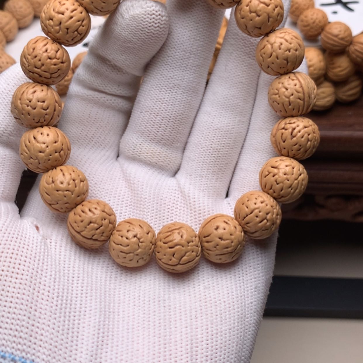 【闪购商品】桃核手串似**华