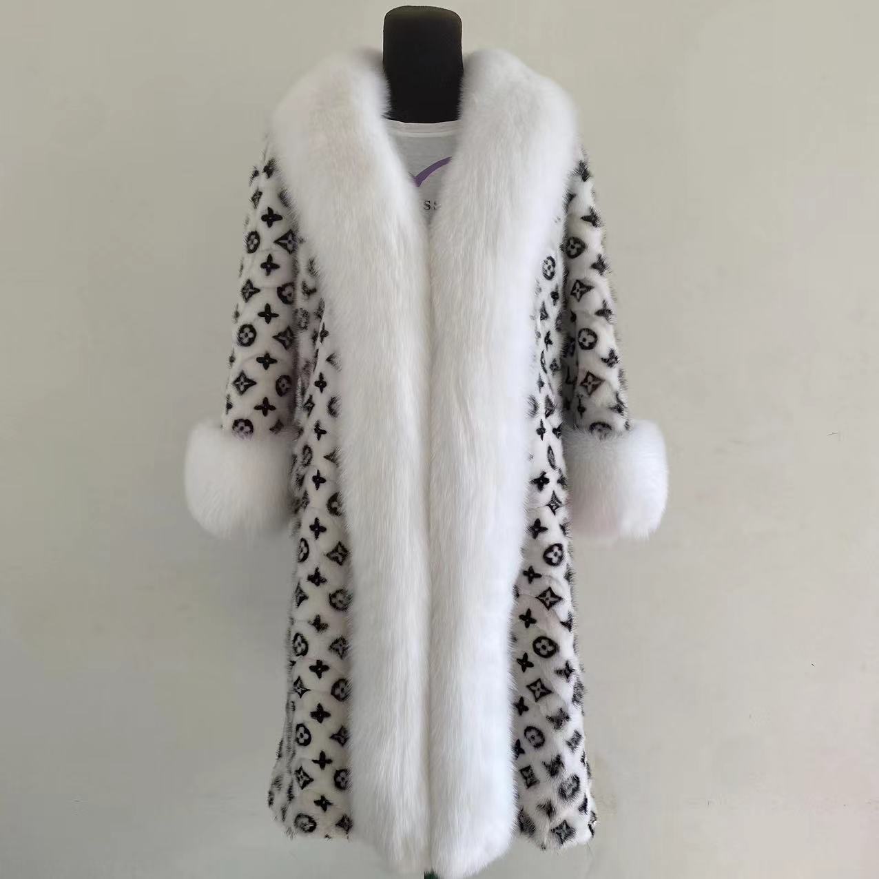 乐美服饰  貂貂单件    以直播间实物为主气质时尚女士秋冬保暖