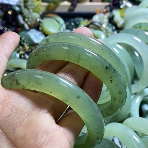 岫玉手镯未镶嵌58口径一个多样性发件