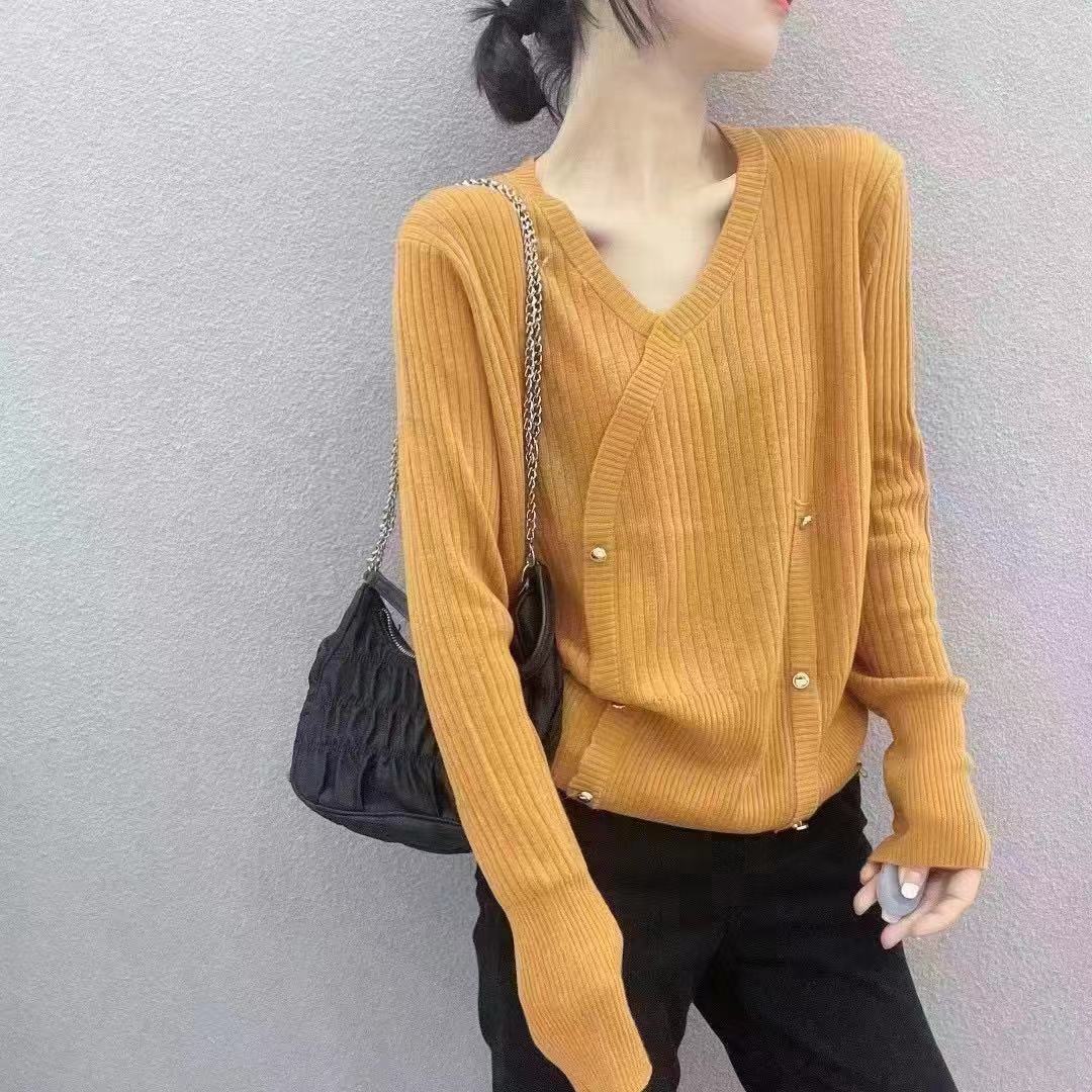 斜纽扣针织衫2022年秋季新款v领长袖套头薄款时尚宽松百搭小衫