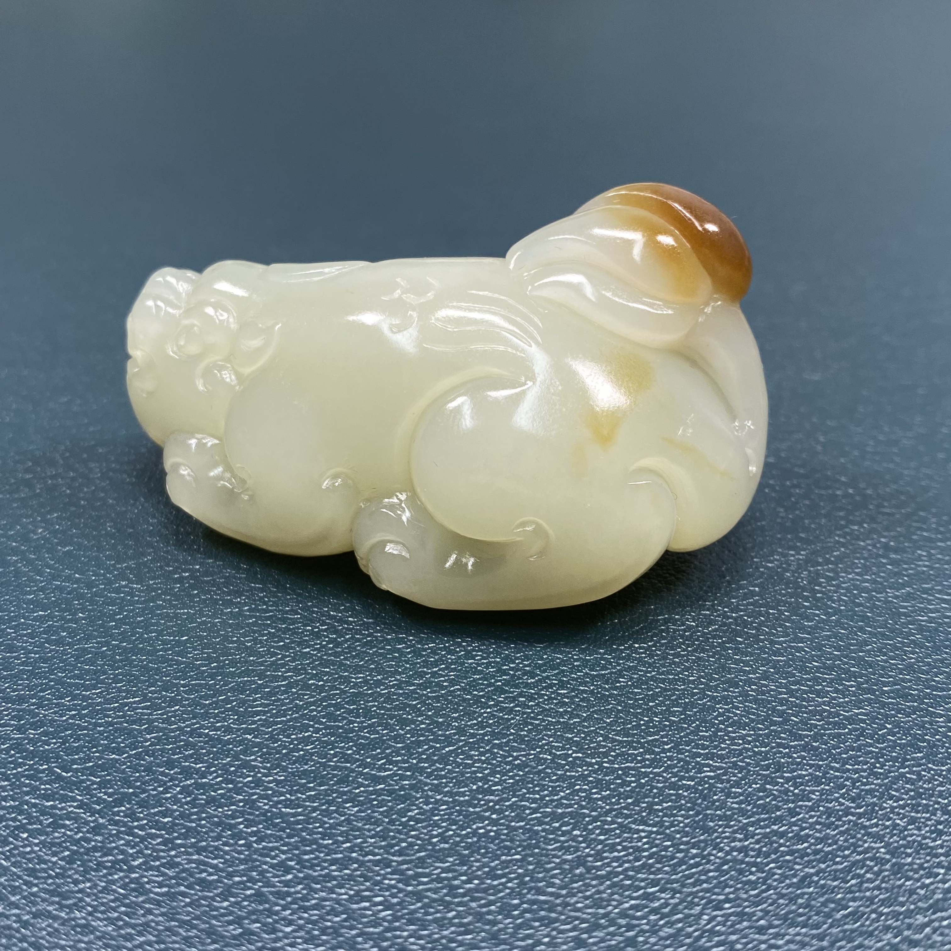  天然和田玉新疆且末糖白貔貅吊坠手工俏色精雕时尚气质百搭