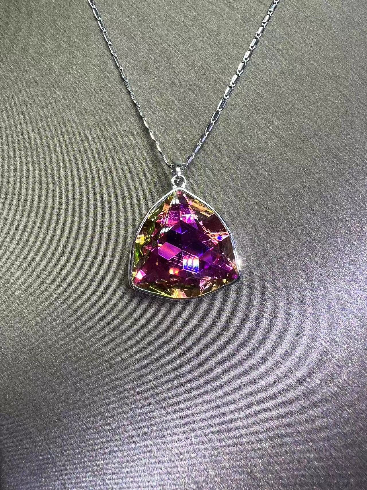   【璀璨夺目 熠熠生辉】又禧高端珠宝DZ91061吊坠项链