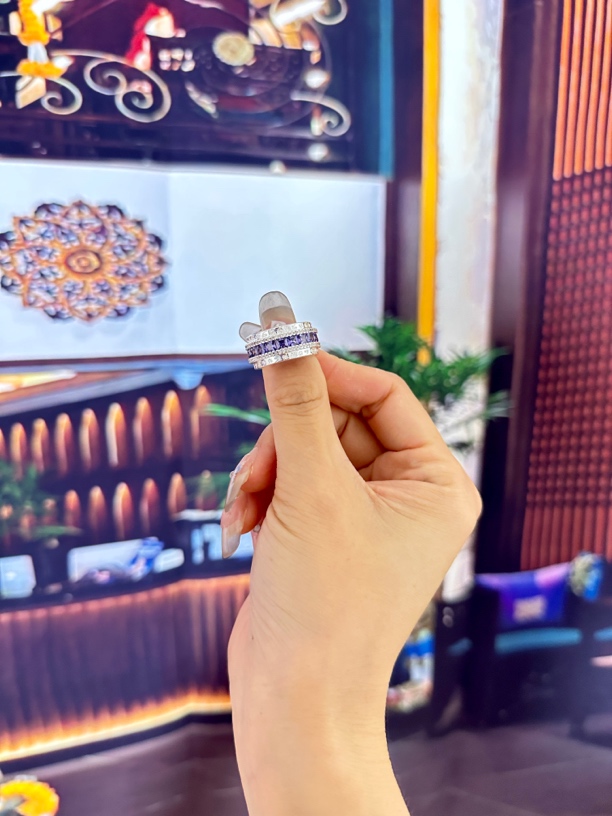 紫嫣红颜泰泰特色摆件