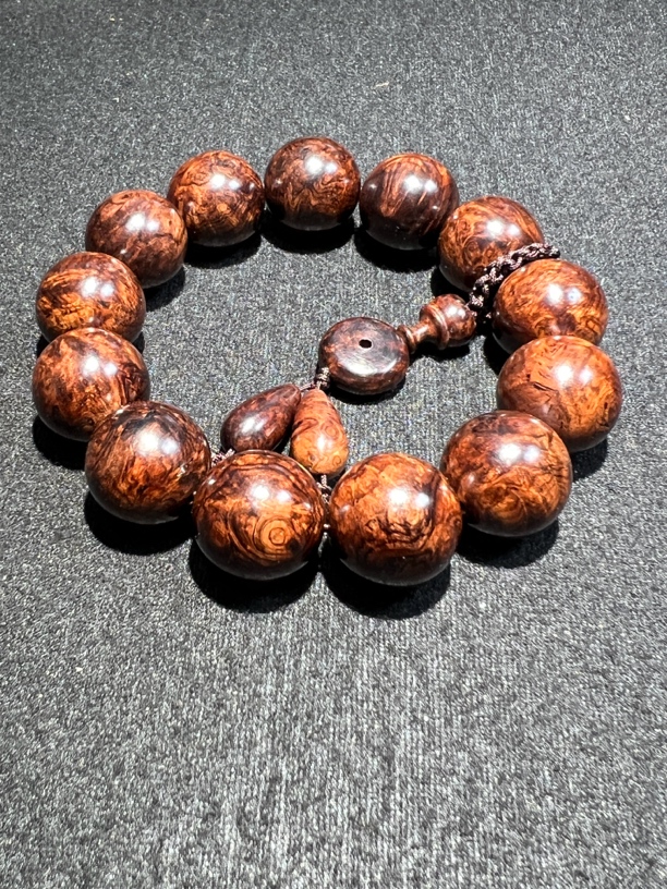 海南黄花梨满留疤老料手串1.8尺寸沉水级