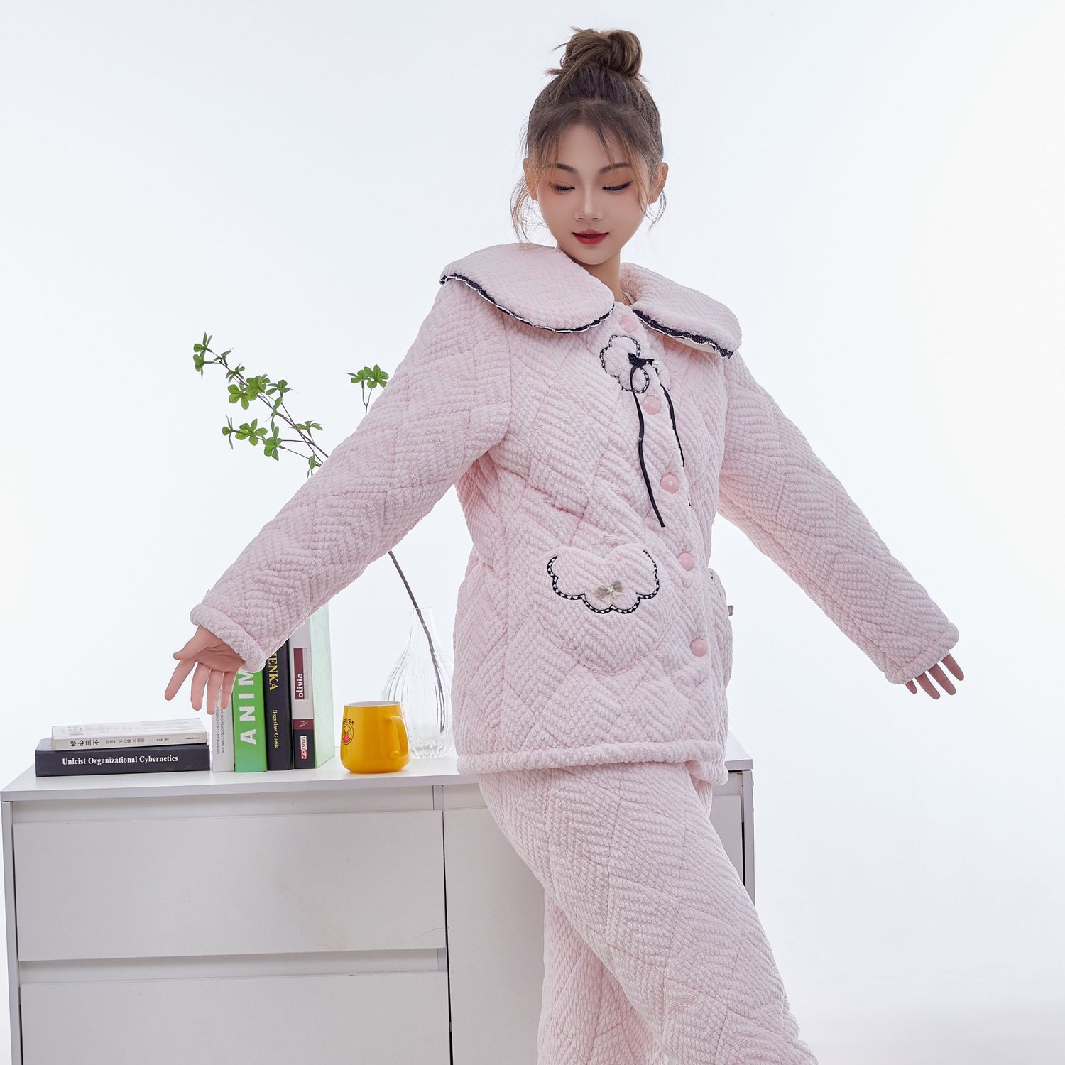 新款冬季总女士7105睡衣时尚三层夹棉加厚舒适家居服套装加绒保暖