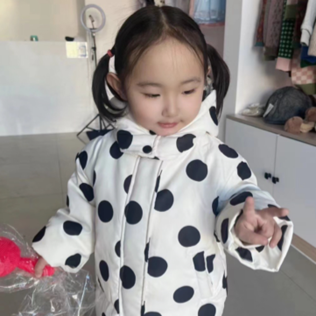 儿童中长款波点羽绒服