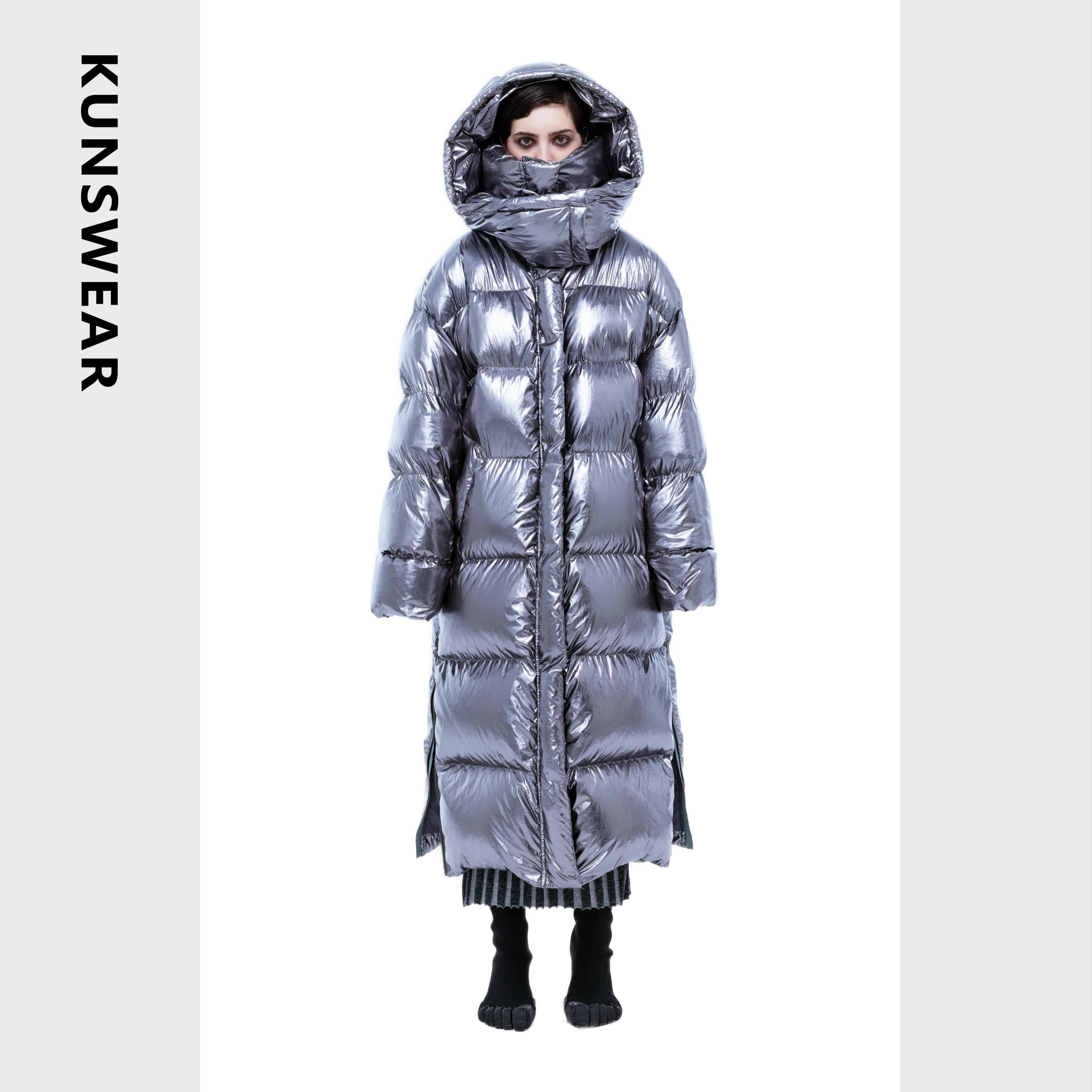 KUNSWEAR/琨丝薇尔24WI 银色防风立领连帽保暖羽绒外套 828002080