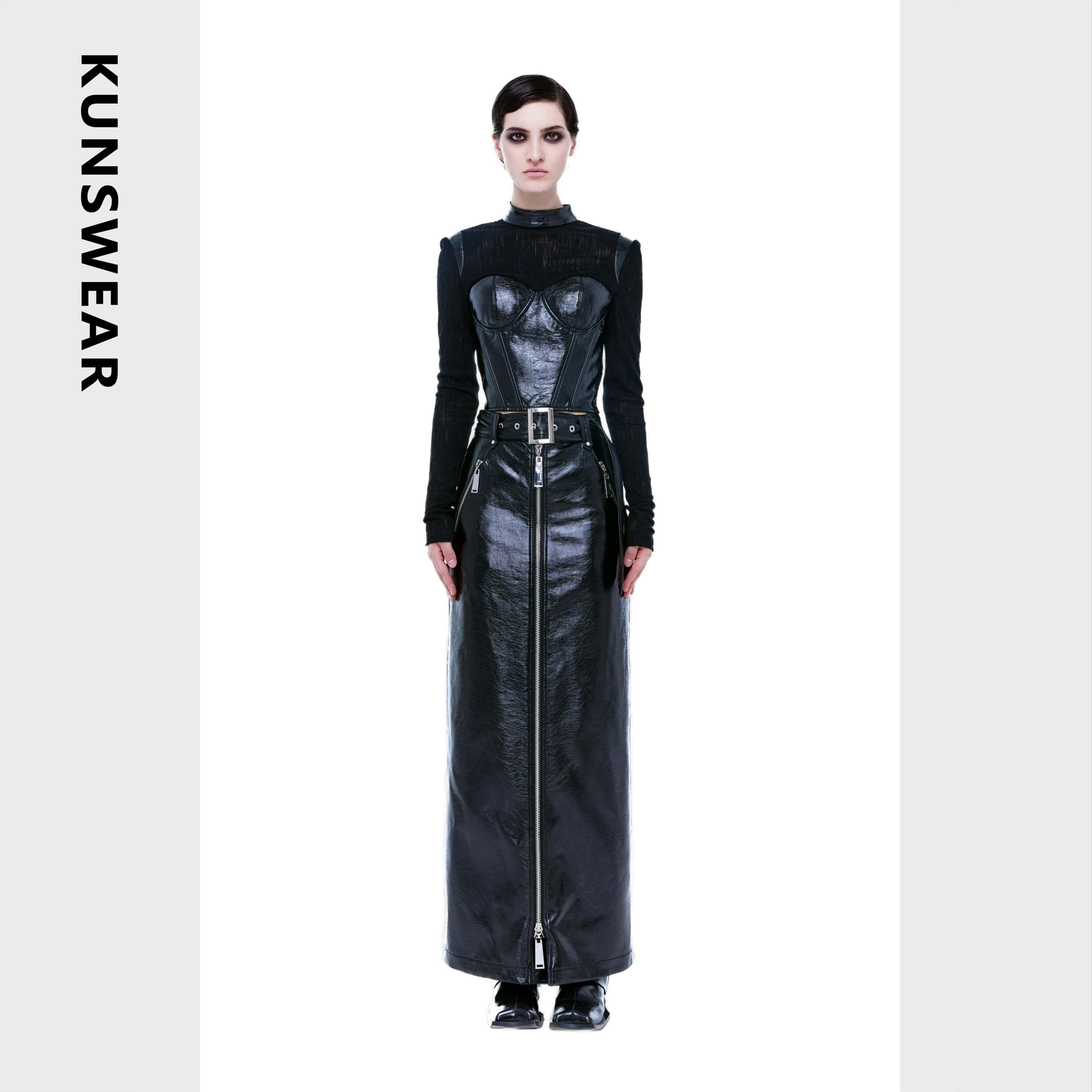 KUNSWEAR/琨丝薇尔24WI 暗黑机能性感鱼骨拼接打底上衣 828004110