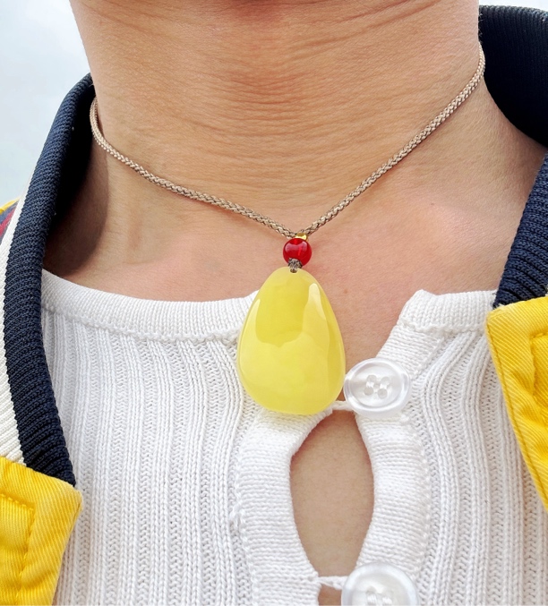 蜜蜡流淌纹水滴吊坠手工打磨编绳时尚潮流男女款精美气质百搭素款