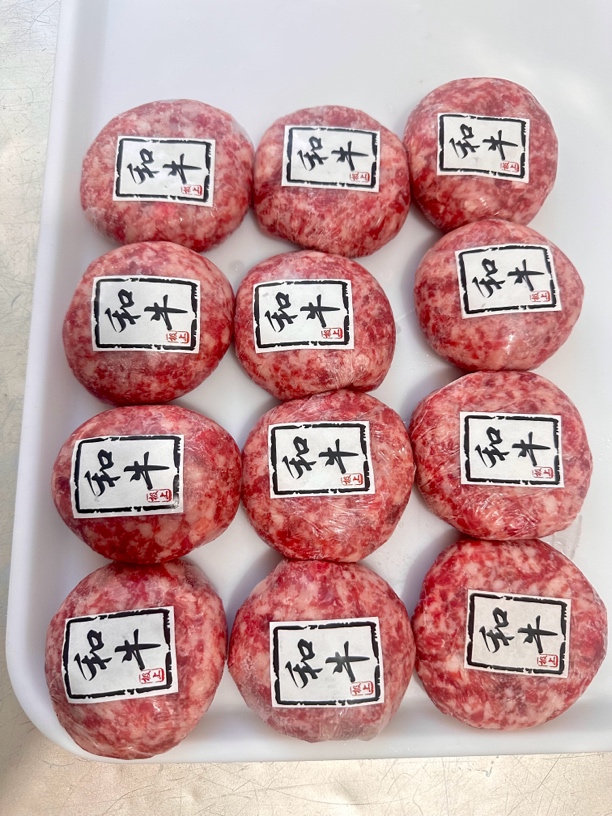 原切牛排环球肉铺100%纯澳洲谷饲和牛原切汉堡肉100g/15片