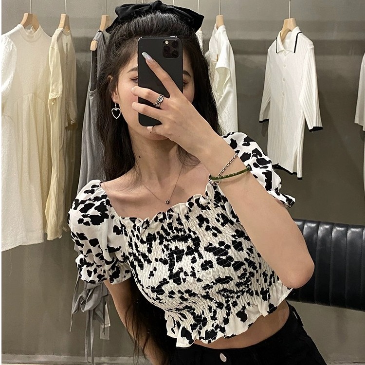 梨泰院酷甜辣妹~韩风chic复古奶牛斑纹褶皱上衣泡泡袖木耳边