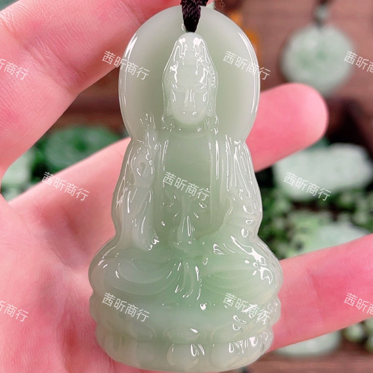 ... 浅绿色滴水观音吊坠经典