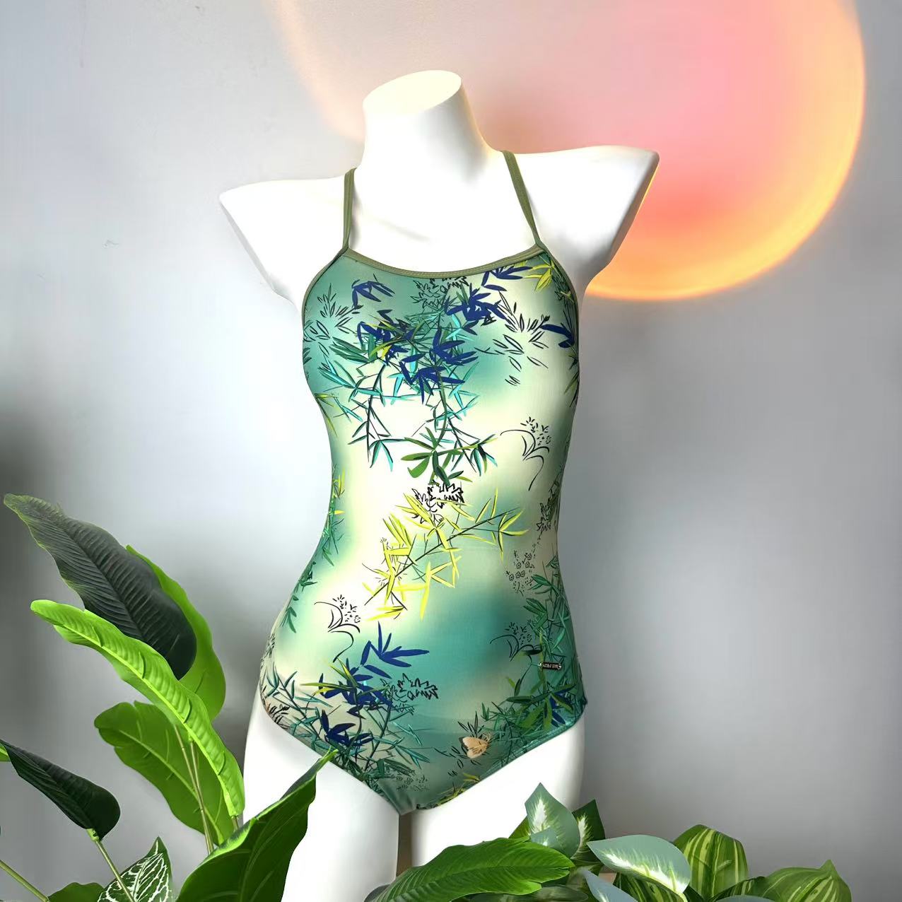 新宇新品/-竹-细肩带三角修身显瘦竞速款连体泳衣