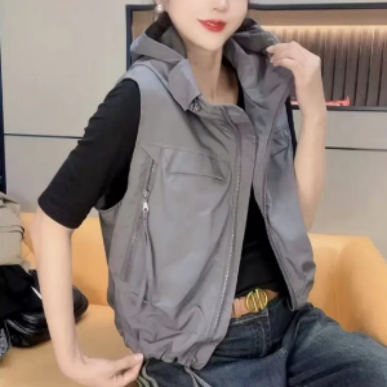 欧货工装马甲外套女款春秋新款小个子连帽休闲马夹背心时尚坎肩潮