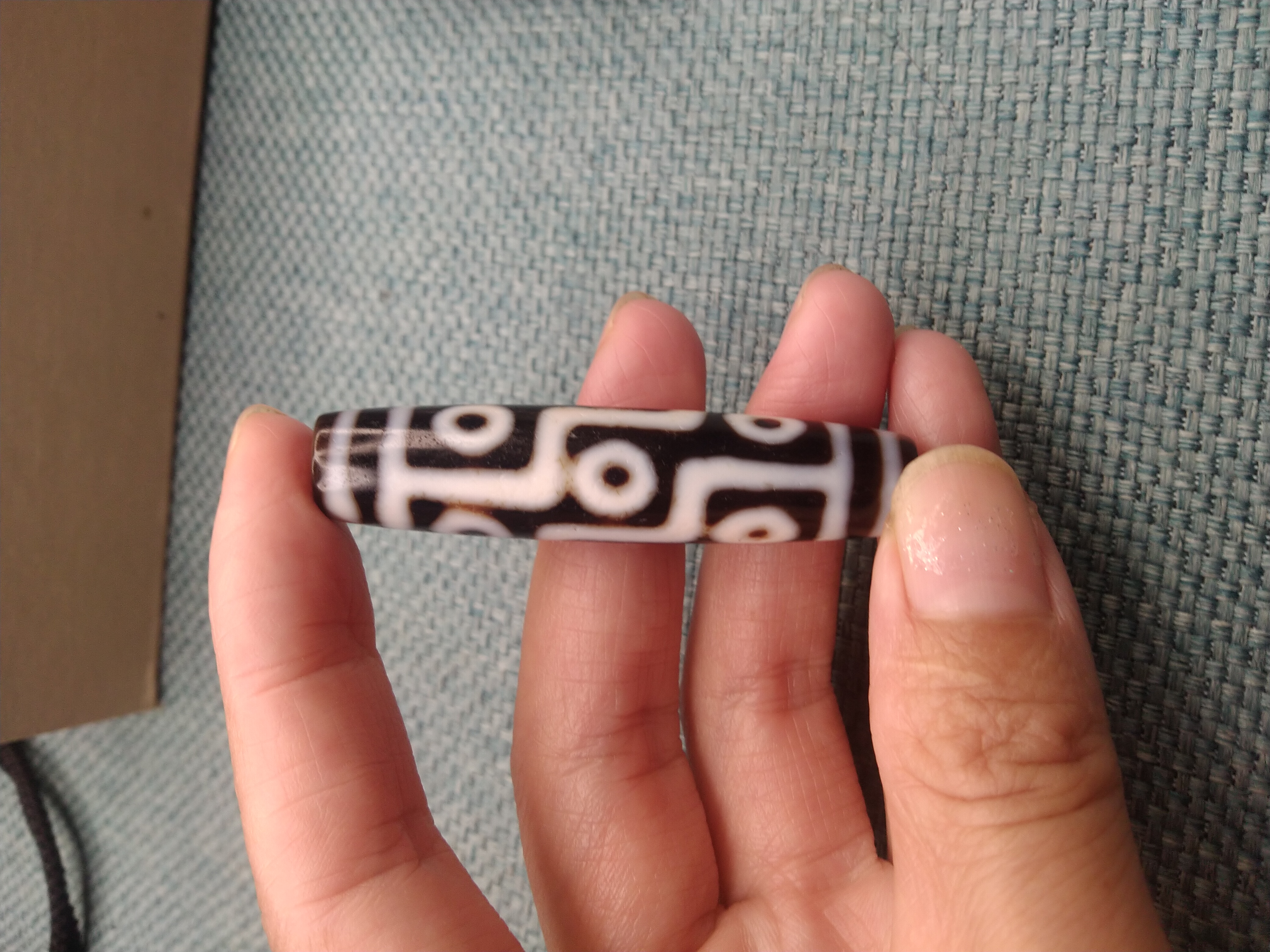 藏区九眼珠珠玛瑙材质吊坠