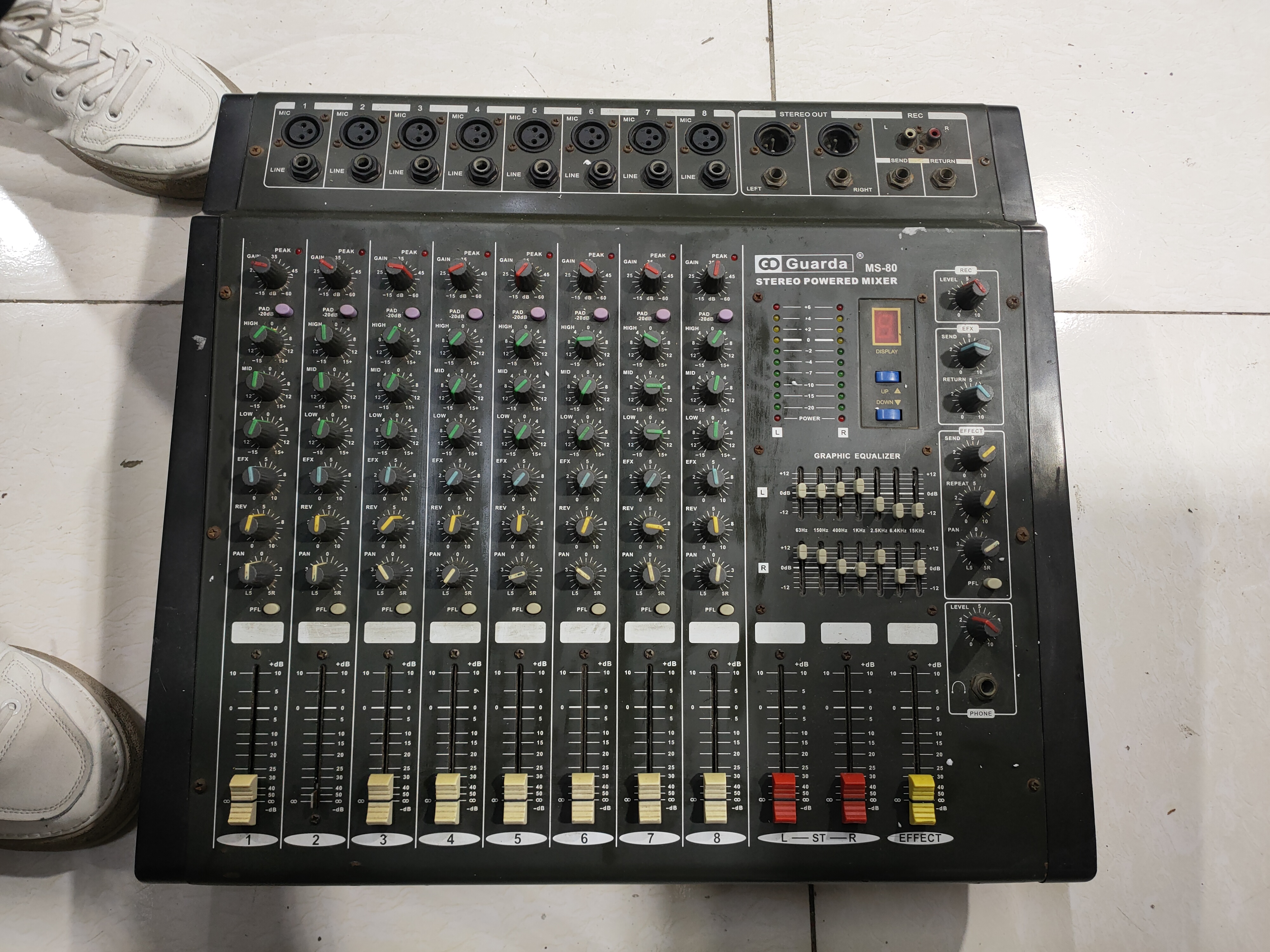 80新  二手    Guarda   MS-80调音台带功放（当配件出）