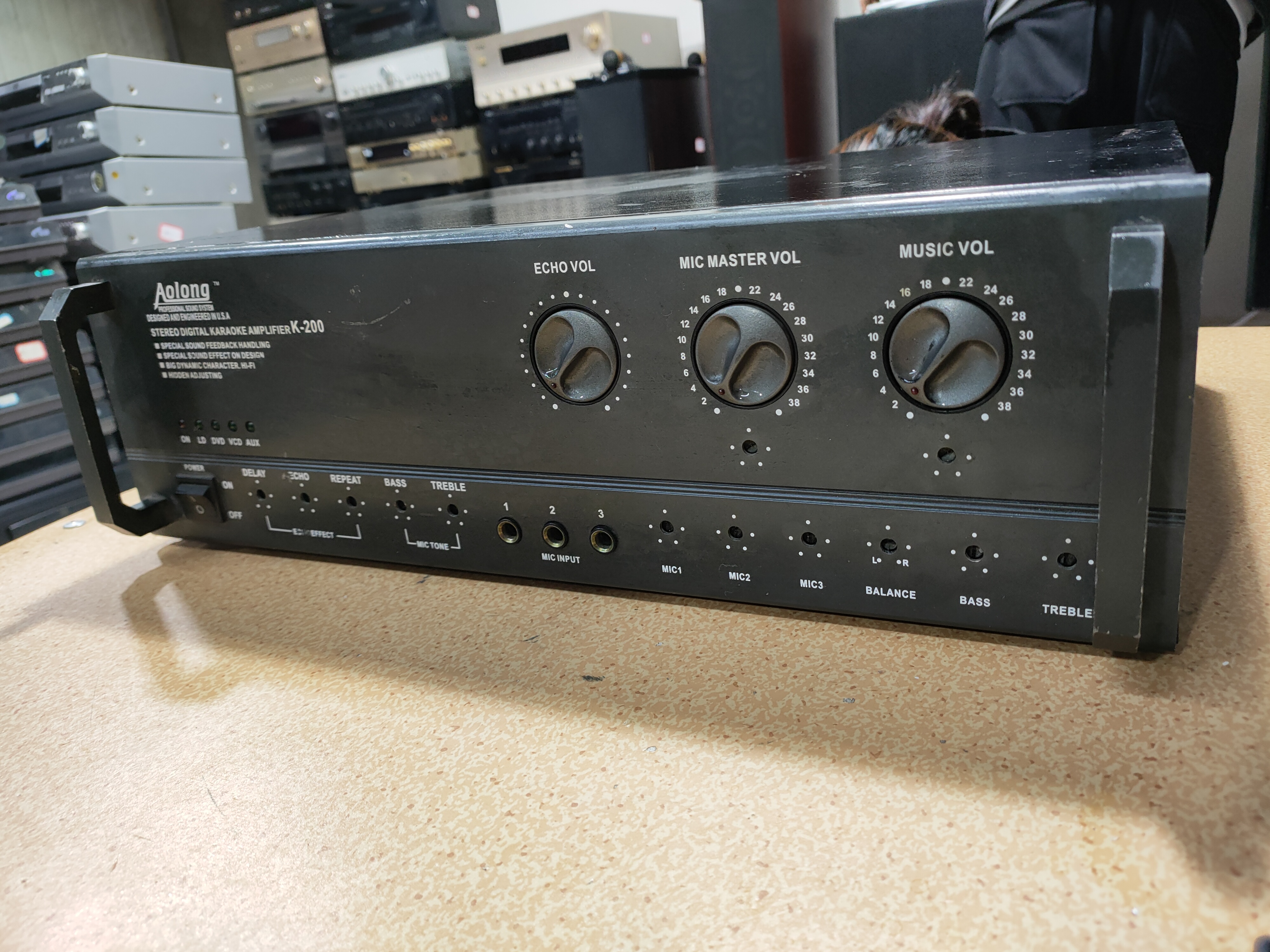 80新  二手   Aolong   K-200卡包功放（出声，需要维修）