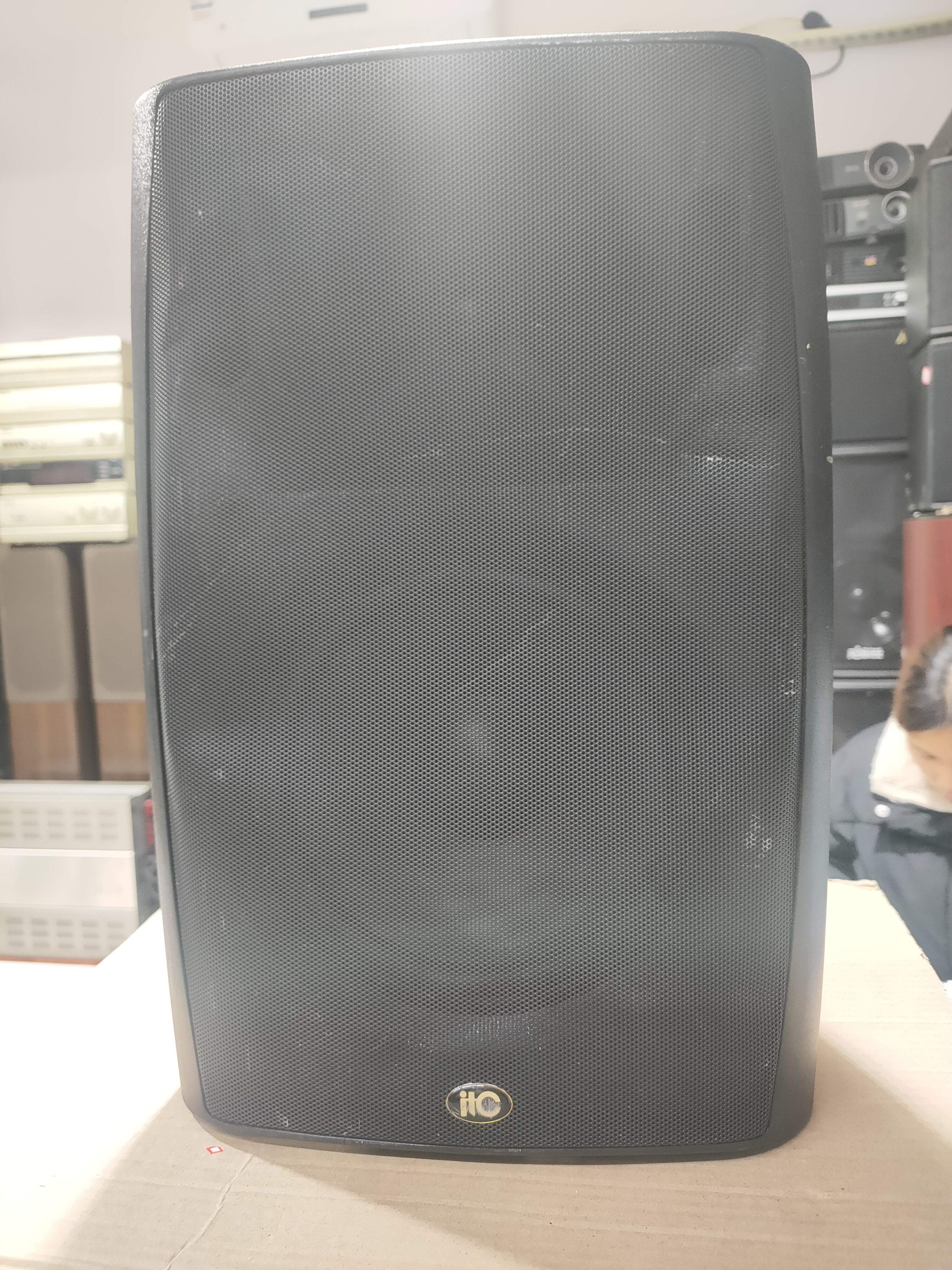 80新  二手      itc八寸音箱一个（出声）