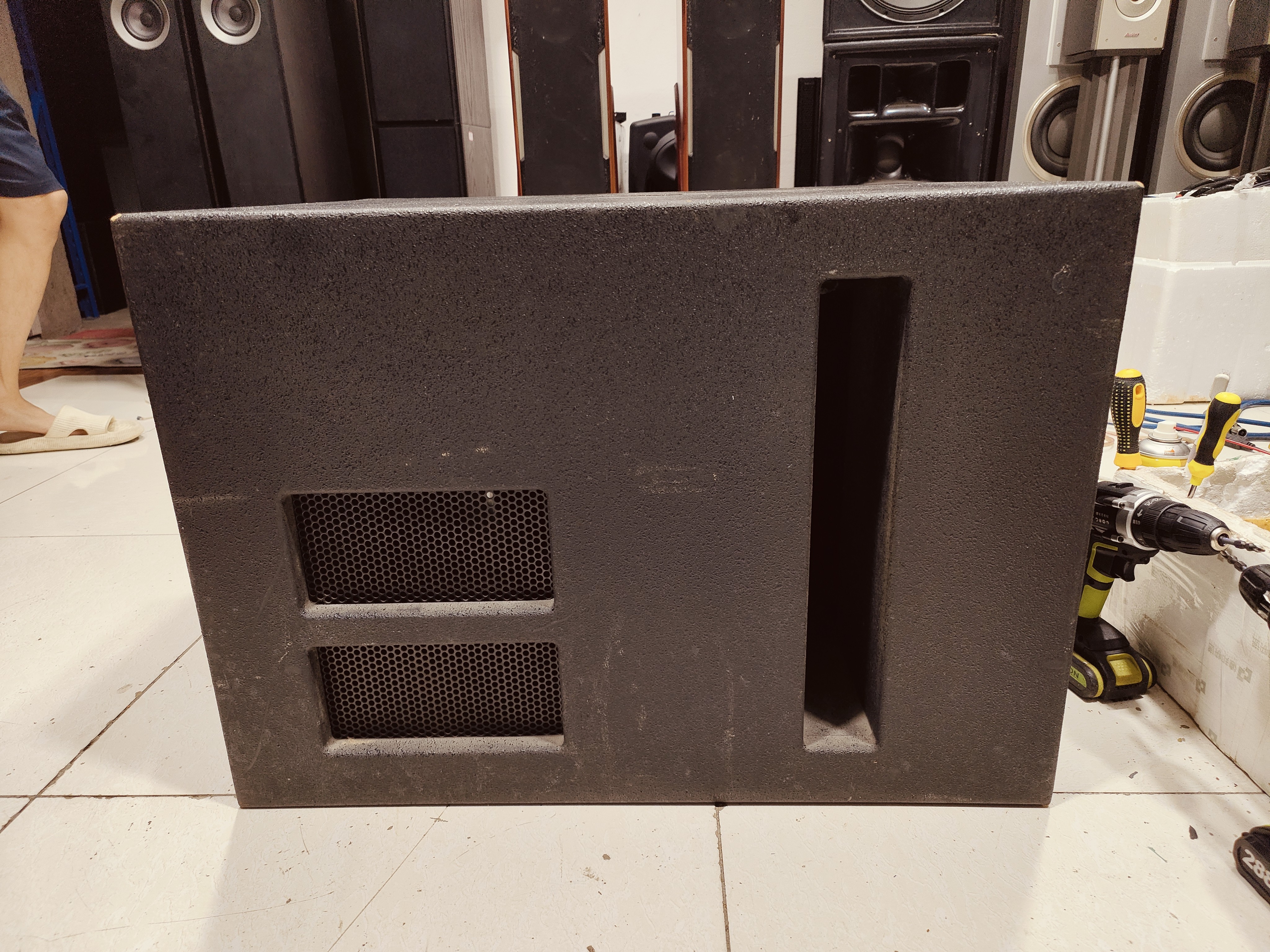 9新  二手    十五寸低音炮，成色如图（出声，不带线材）