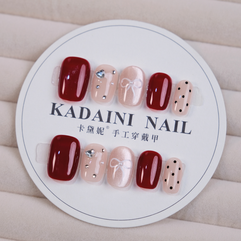 卡黛妮【酒红果酱】新年美甲车厘子酒红蝴蝶显白纯手工穿戴甲短款