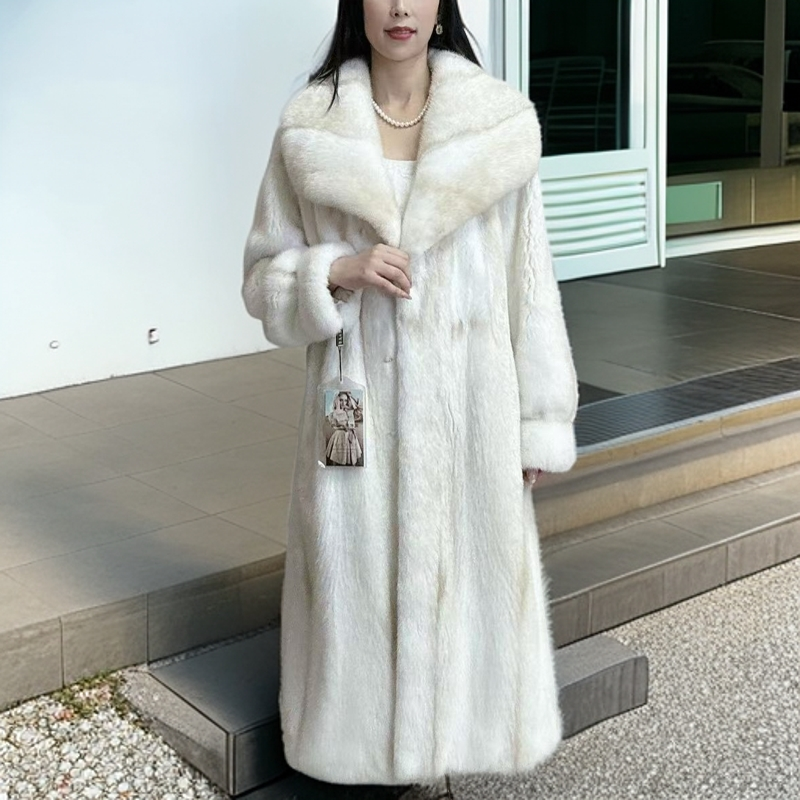 秋冬长款金十字水貂披肩大方领横排工艺女装大衣24-2373