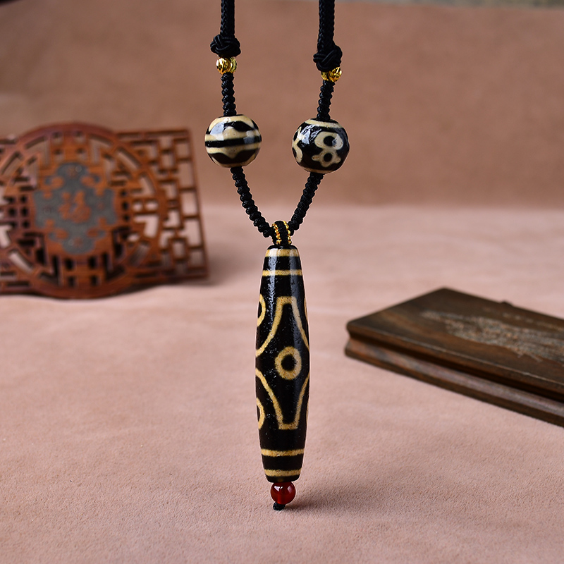 品煌牙黄六眼吊坠锁骨链编织男女同款时尚百搭吊坠58x14mm