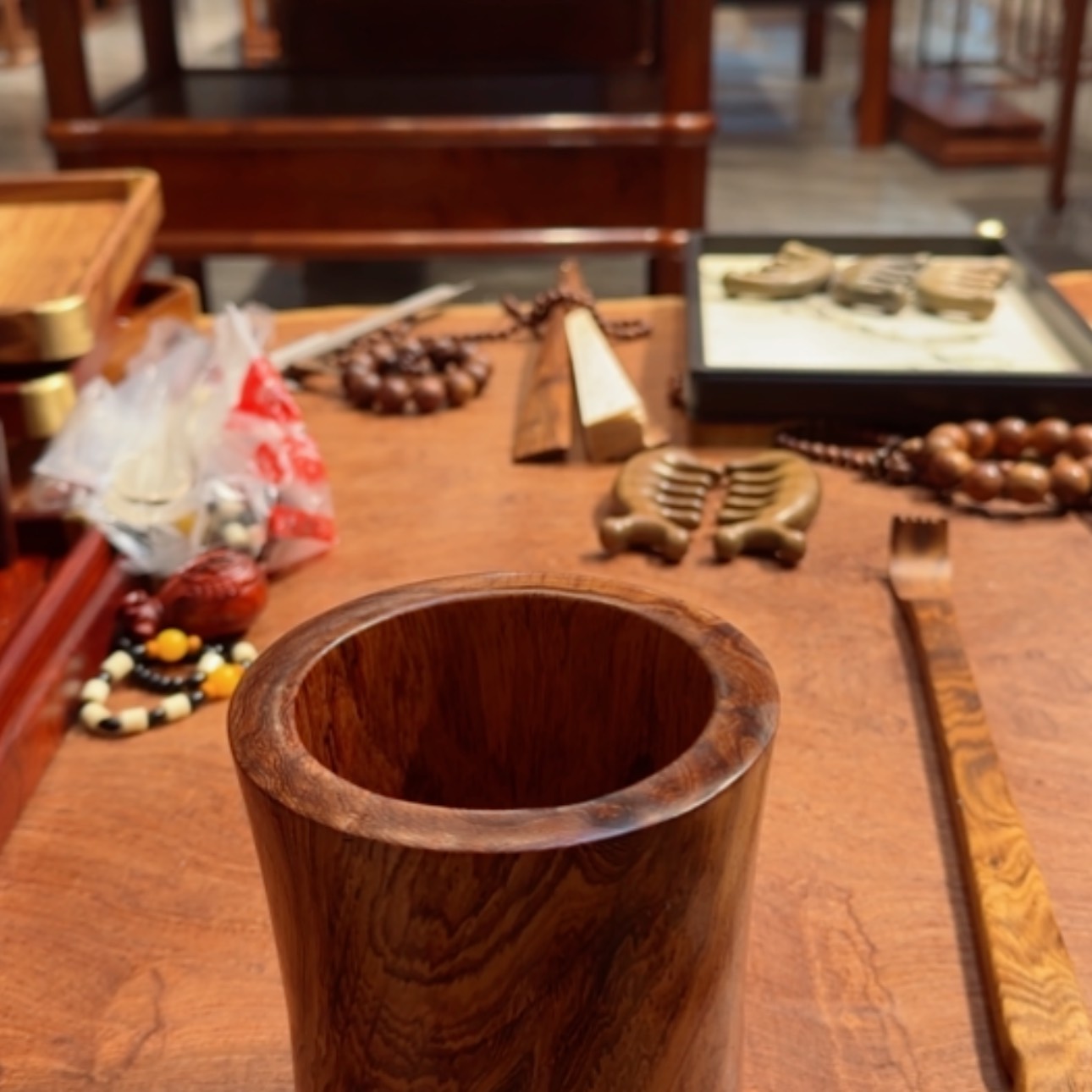 【闪购商品】小叶紫檀根雕黄花梨笔筒12直径高度13.5
