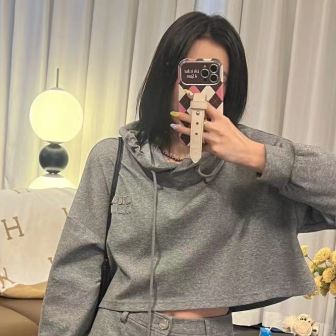 ANNI · Ani-A852  新款贴布简约小标连帽百搭宽松卫衣