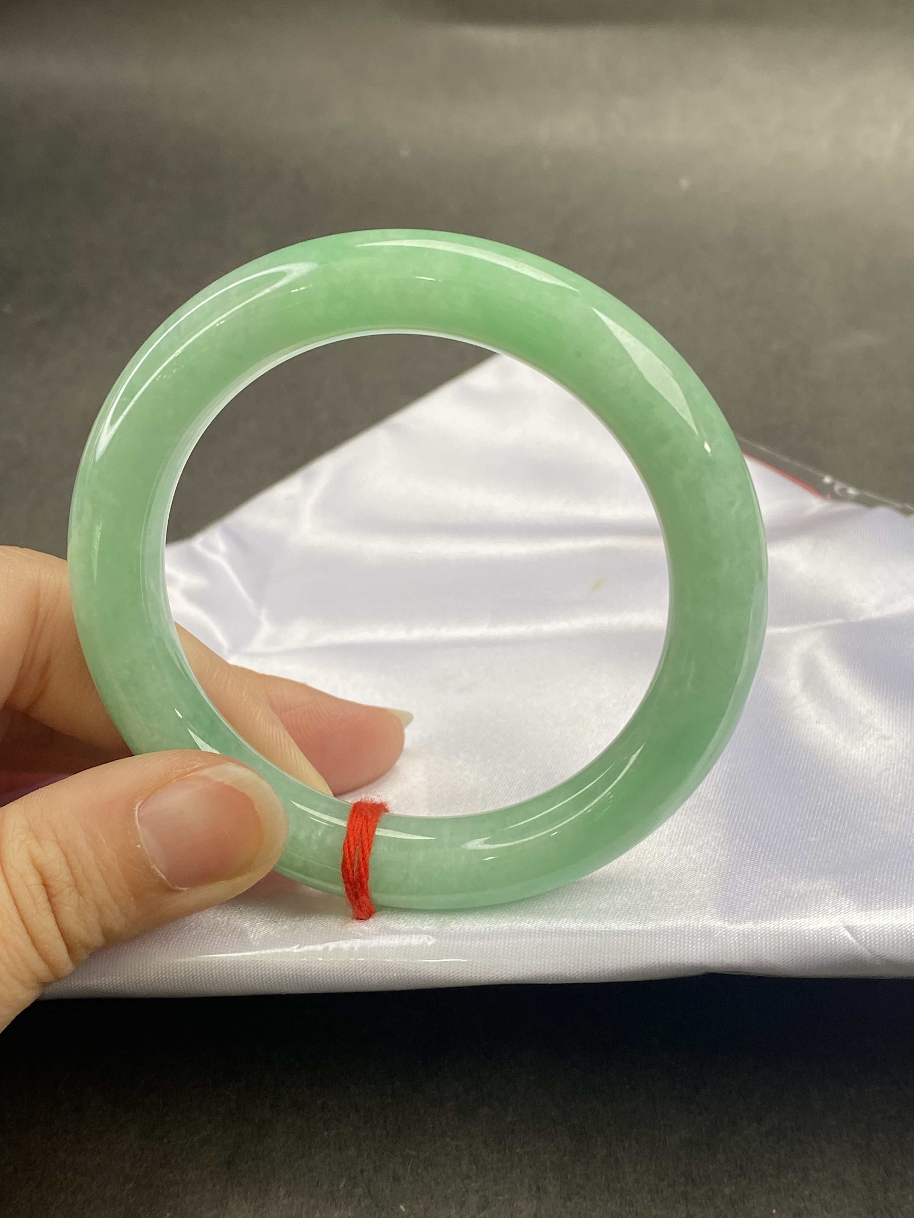 a货翡翠 甜阳绿圆条53.5圈