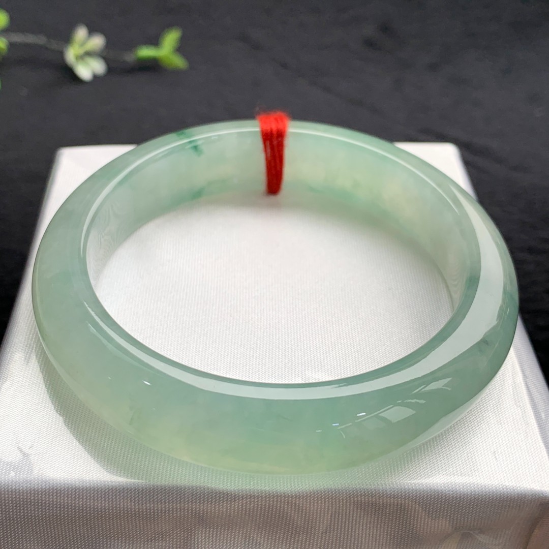 天然缅甸A货翡翠手镯冰绿 编号 7144  尺寸 54.7-12.4-8.2