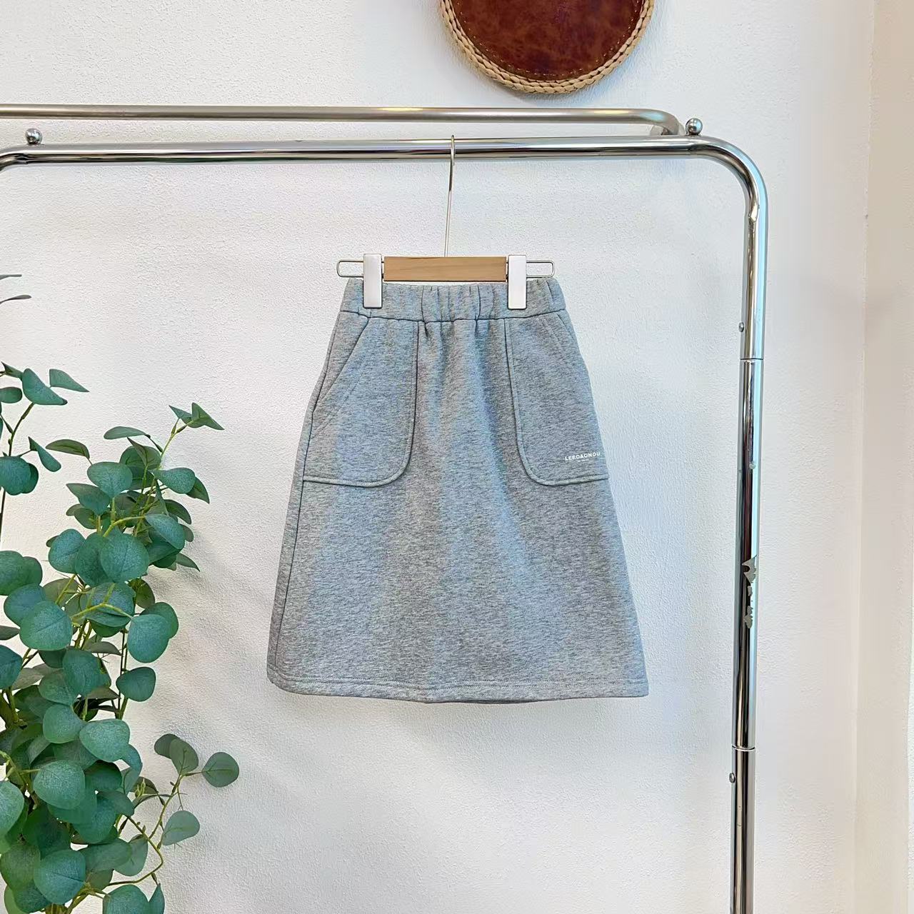 6171屴麻灰色半裙