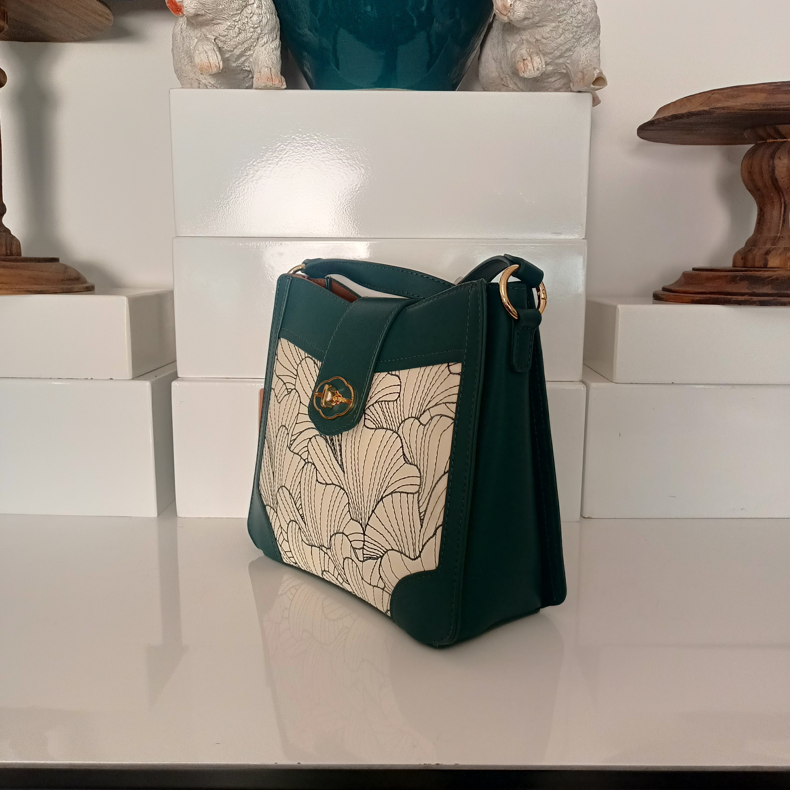 女包轻奢时尚百搭女士休闲复古小众潮流经典刺绣单肩斜跨女士包包