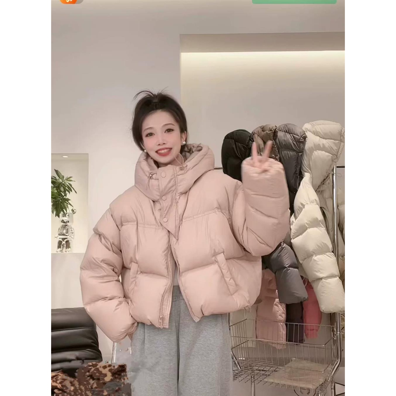 波司澄短款羽绒服女新款韩版高腰加厚宽松面包服白鸭绒冬外套小个