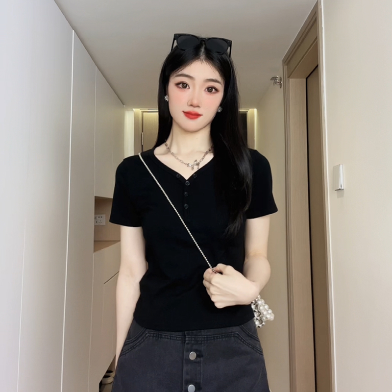 KUEMEI/酷衣妹V领纽扣短袖T恤女修身显瘦设计感透气亲肤纯色上衣