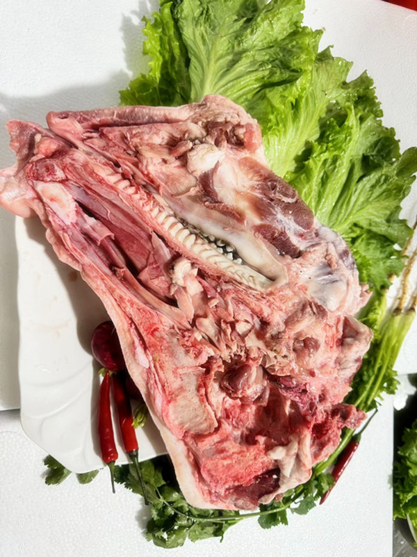 山东 新鲜土猪 猪头 半劈开 猪脸肉 猪杂猪副产 干净食用顺丰包邮