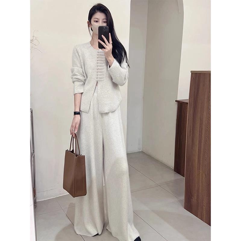 新中式女装国风白色针织套装秋冬浣熊绒毛衣阔腿裤小洋装两件套女