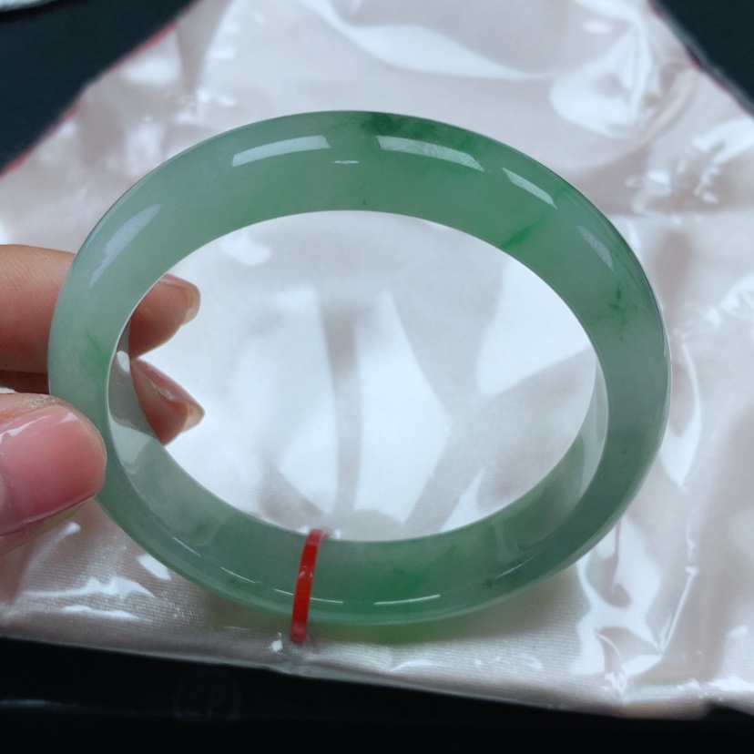 【闪购商品】翡翠手镯未镶嵌白**姐
