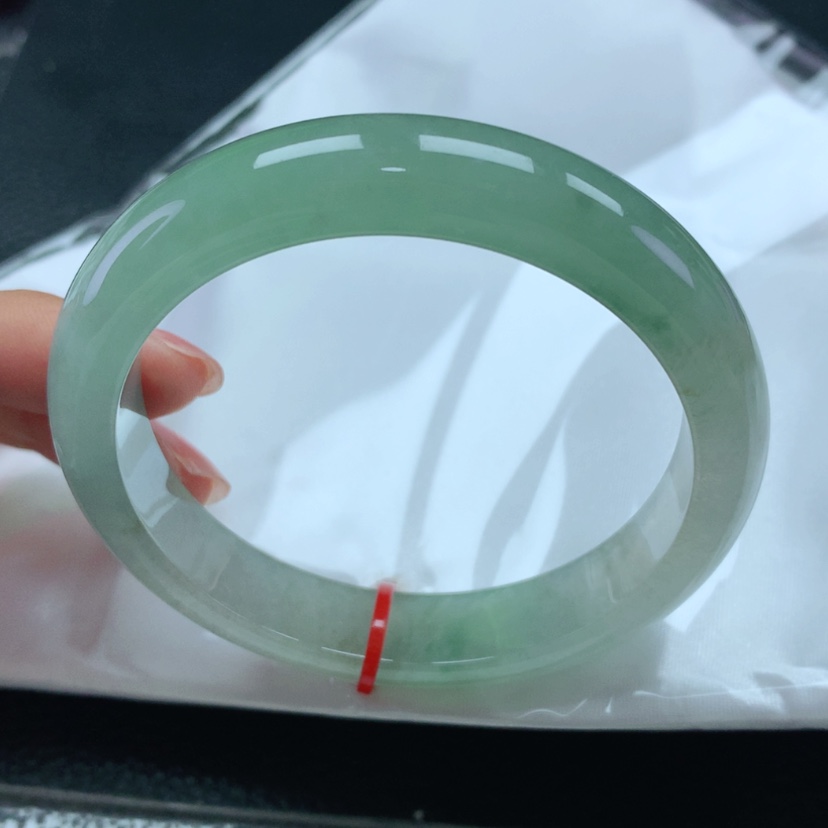 【闪购商品】翡翠手镯未镶嵌夏**?
