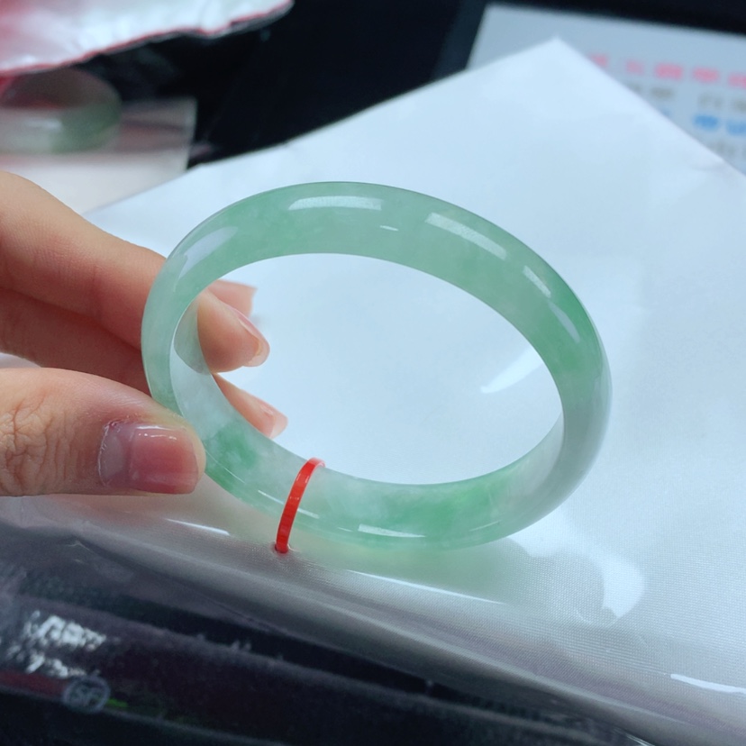 【闪购商品】翡翠手镯未镶嵌M***n54贵妃