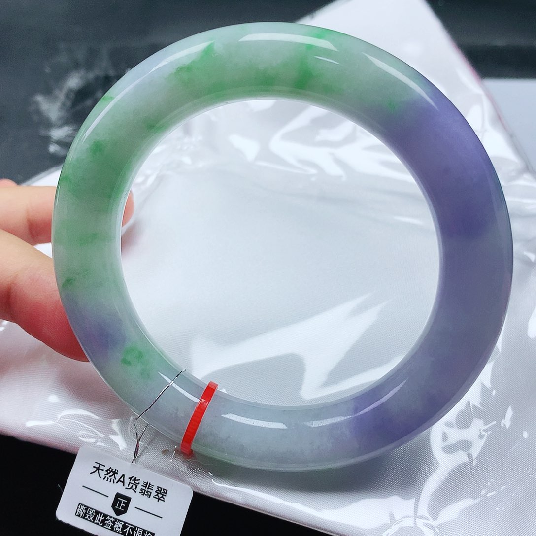 翡翠手镯未镶嵌57圈