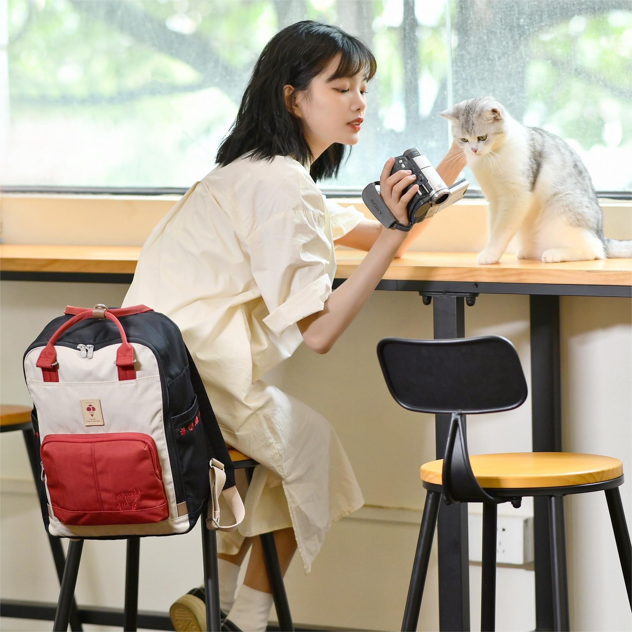 途愉猫系列双肩包大学生原创小众刺绣电脑背包大容量初中高中书包