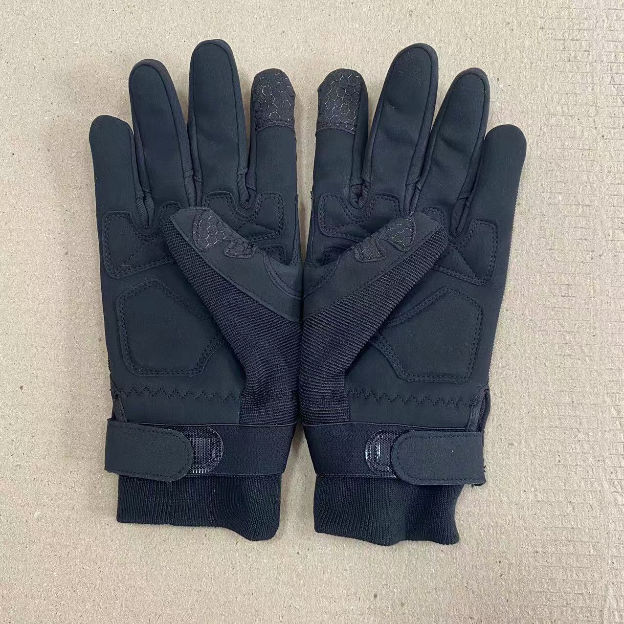 新款黑色全指手套户外运动可触屏防护手套