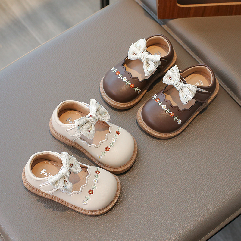女宝宝学步鞋春季新款女小童刺绣蝴蝶结公主鞋软底婴幼儿小皮鞋单