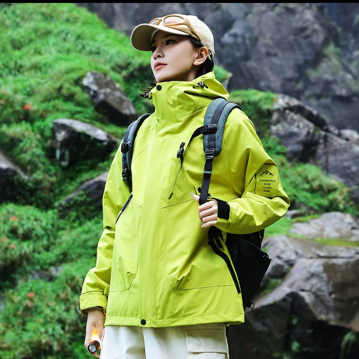 2025新款爆火男女同款户外情侣三合一高档防水透气加绒连帽冲锋衣