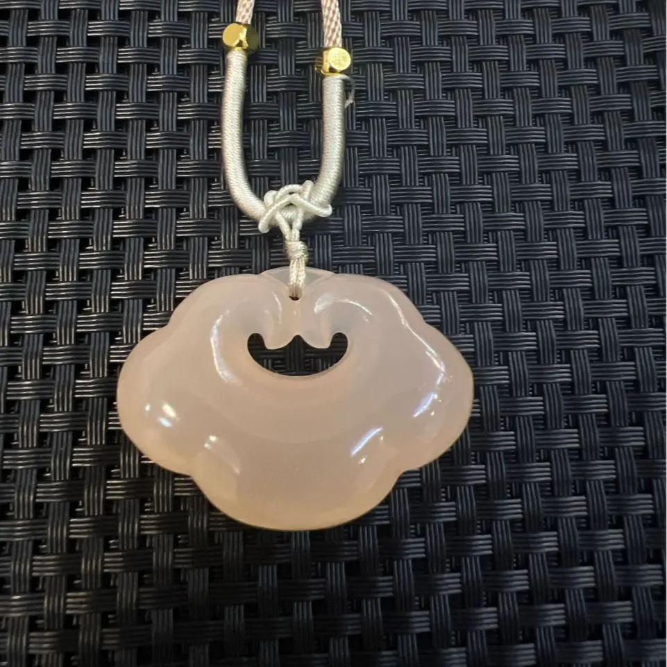 20110--高端和田玉藕粉吊坠（多样性发其一）