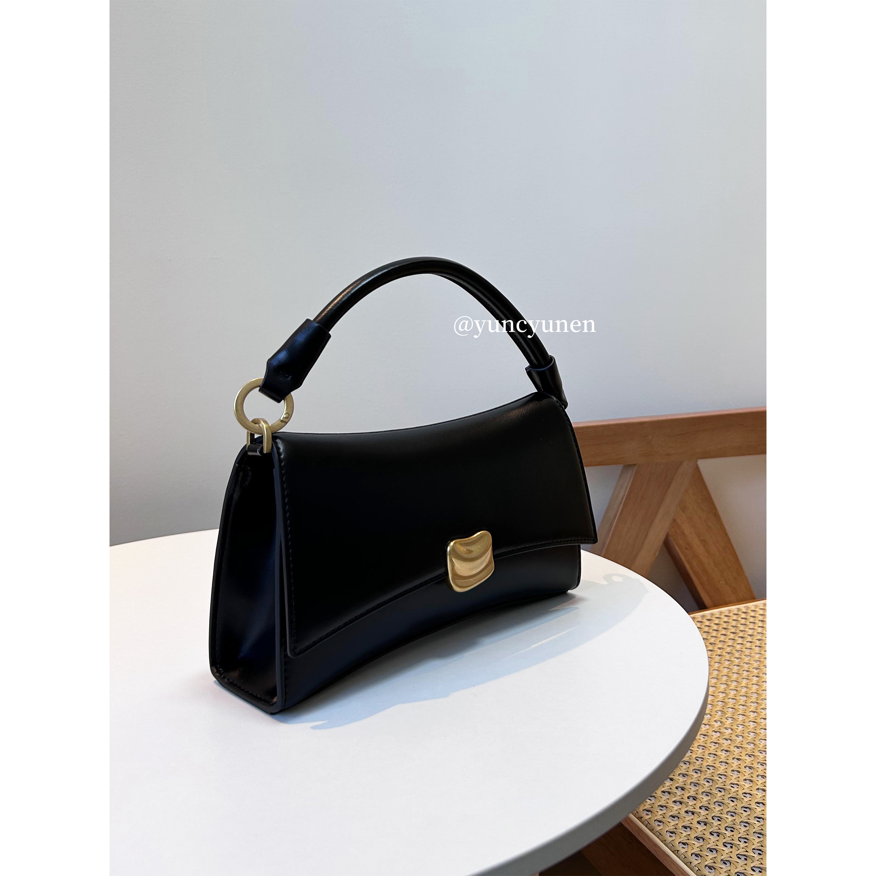 yuncyunen小众设计师枕头包精致极简手提包包气质单肩包腋下法棍