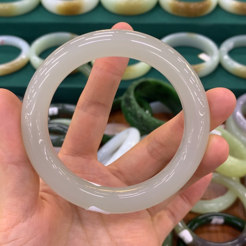 【闪购商品】和田玉手镯58圈口未镶嵌