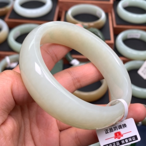 和田玉手镯未镶嵌62