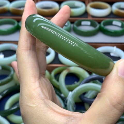 和田玉手镯57圈口未镶嵌